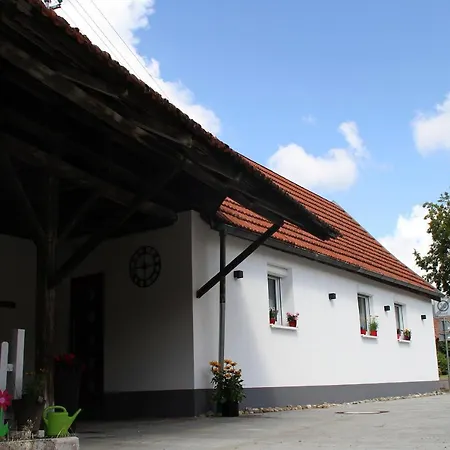 Apartment Kleines Haeuschen Zum Wohlfuehlen